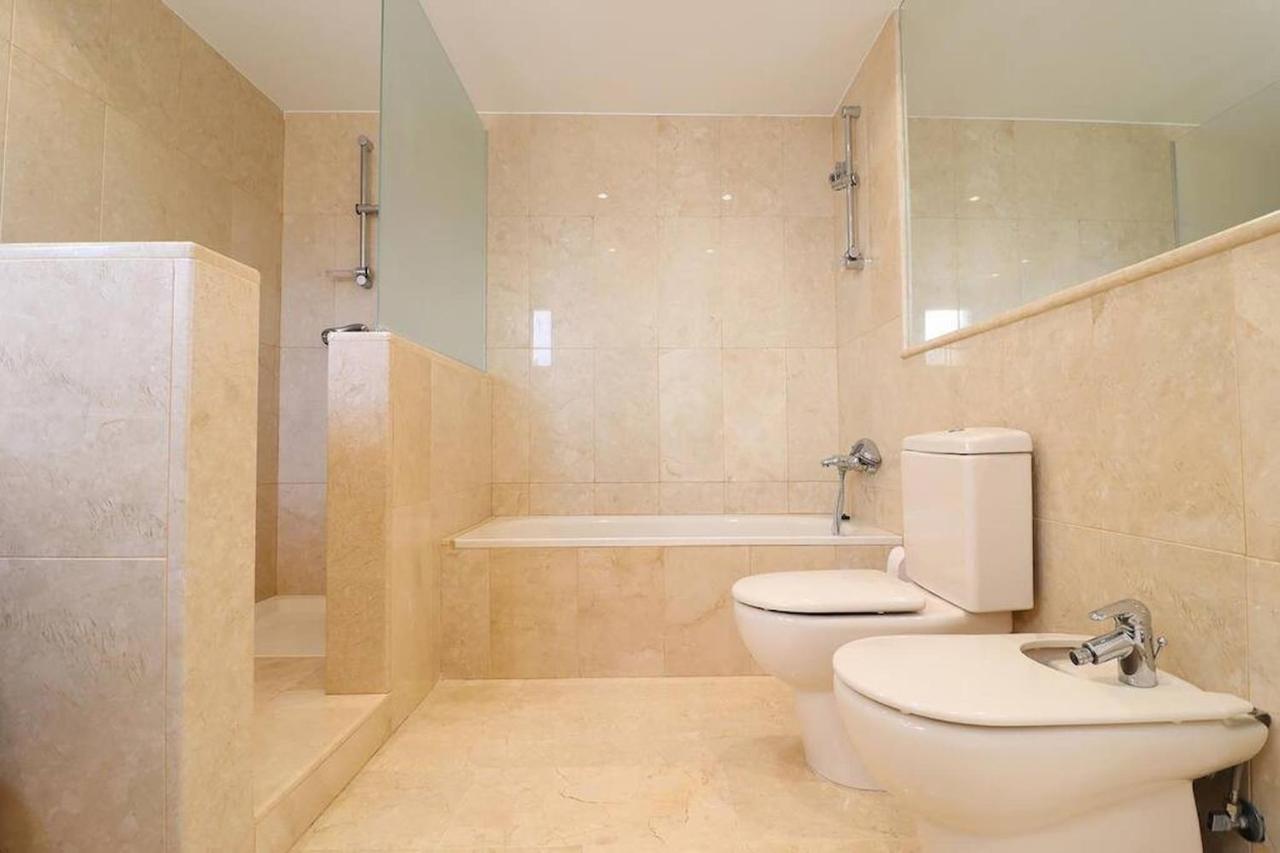 Amazing 3Bedroom Flat With Seafront Views & Pool By Sharingco Marbella Kültér fotó