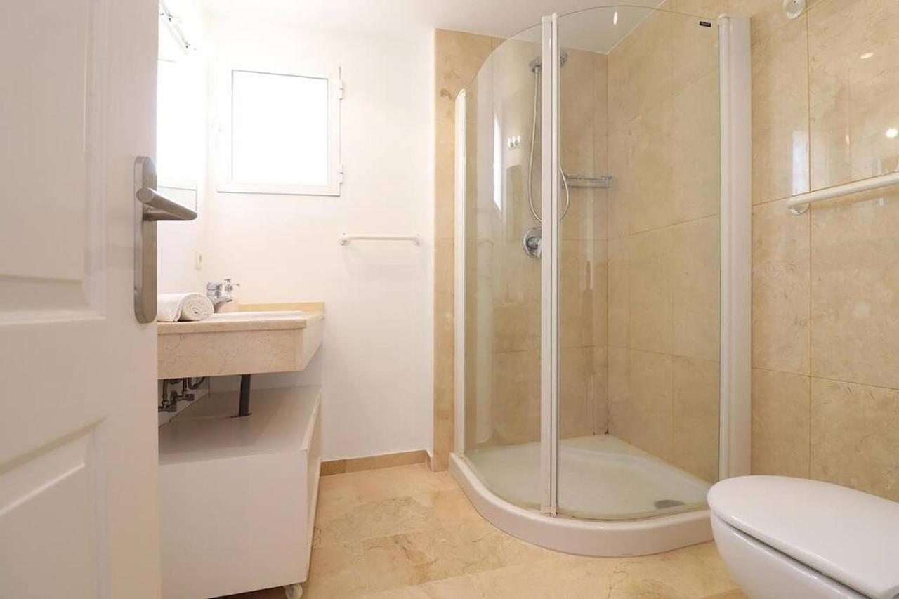 Amazing 3Bedroom Flat With Seafront Views & Pool By Sharingco Marbella Kültér fotó