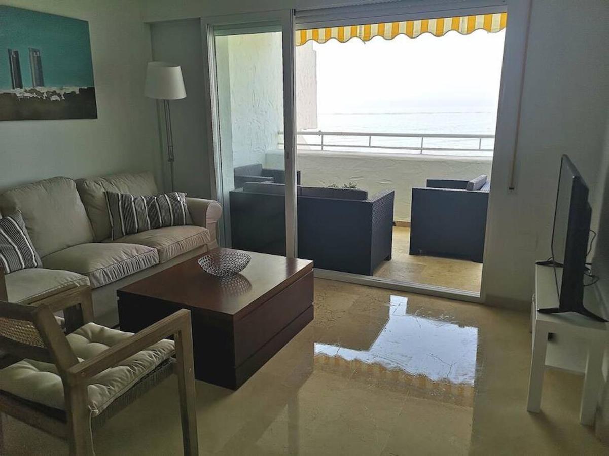 Amazing 3Bedroom Flat With Seafront Views & Pool By Sharingco Marbella Kültér fotó